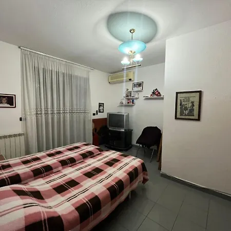 Villa 202 *